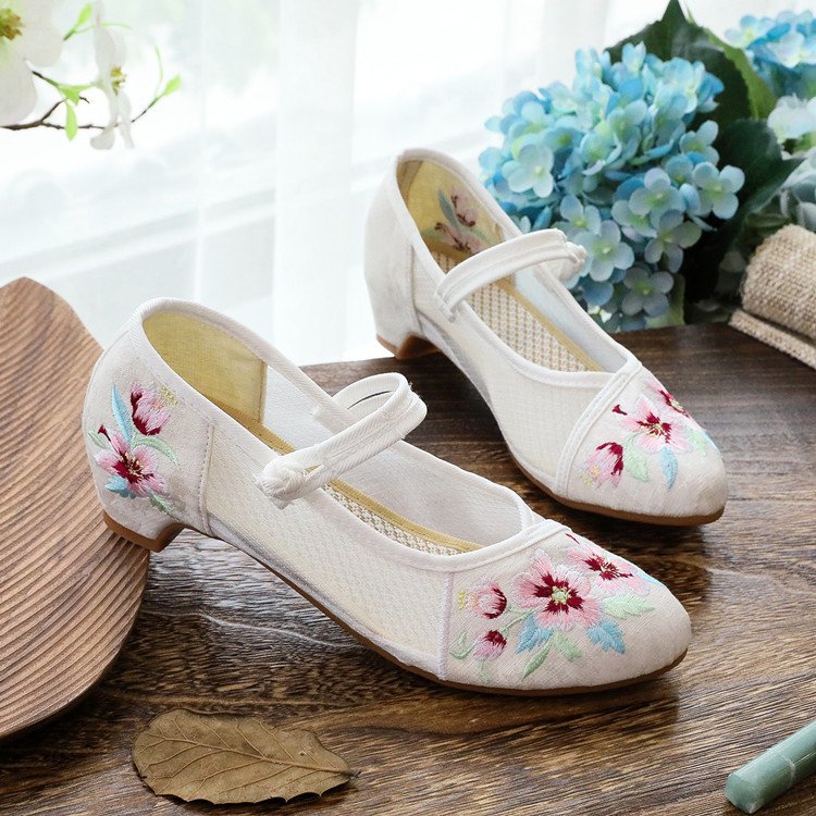 Chinese Embroidered Shoes Mesh Cheongsam Shoes