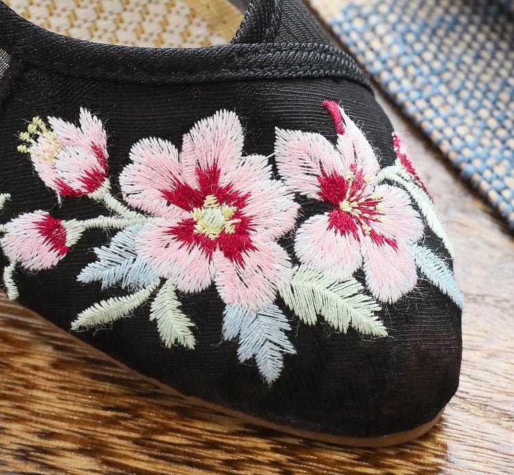 Chinese Embroidered Shoes Mesh Cheongsam Shoes