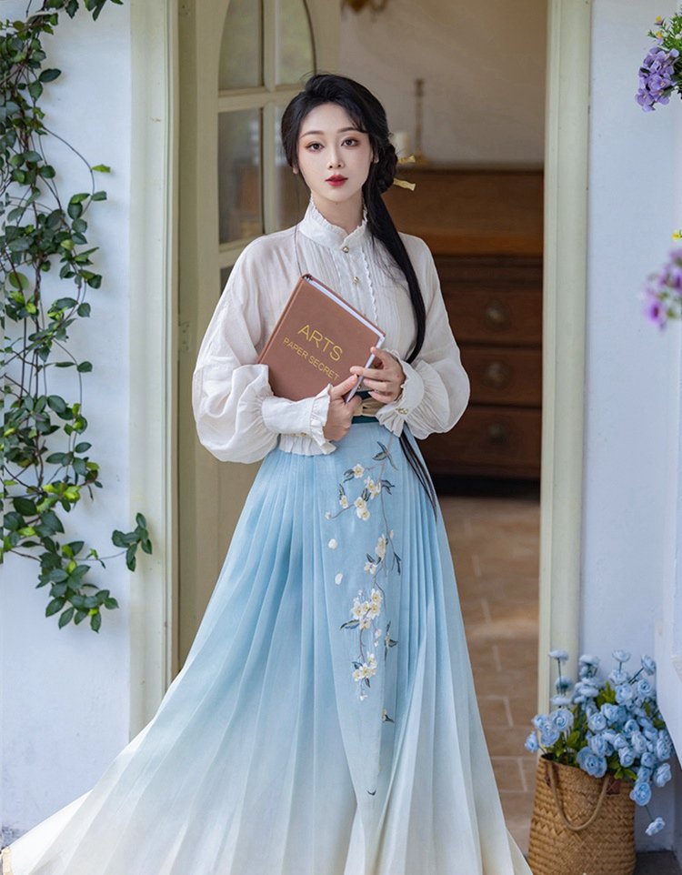 Chinese Inspired Outfit Gradual Embroidered Daily Hanfu Dress