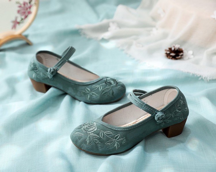 Chinese Shoes Women Embroidered Heel Shoes