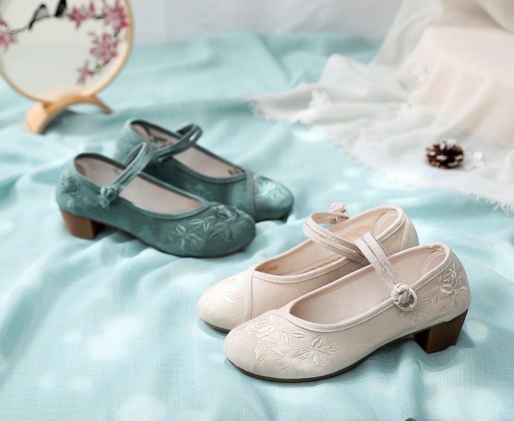 Chinese Shoes Women Embroidered Heel Shoes