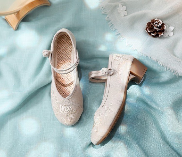 Chinese Shoes Women Embroidered Heel Shoes