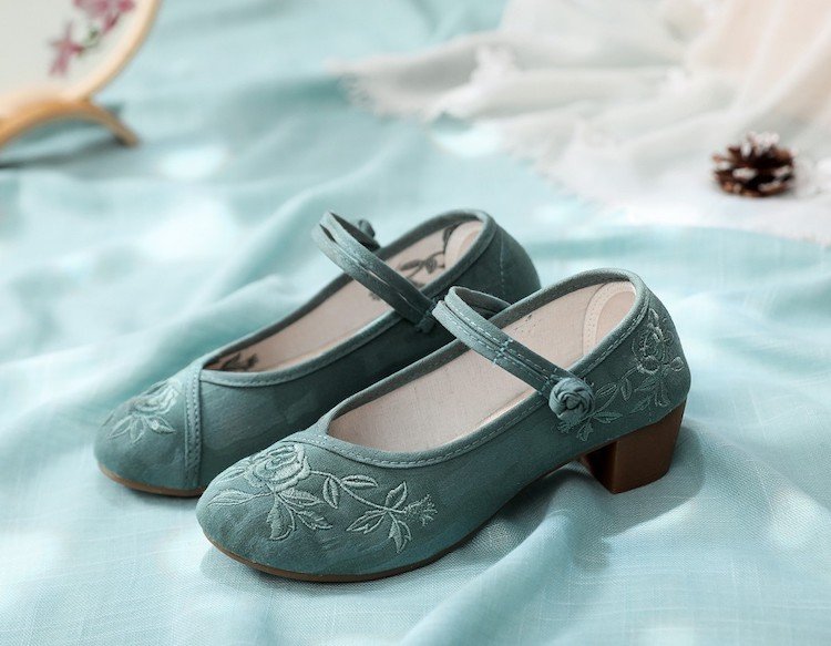 Chinese Shoes Women Embroidered Heel Shoes