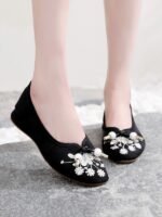Chinese Style Embroidered Flower Flat Shoes for Women