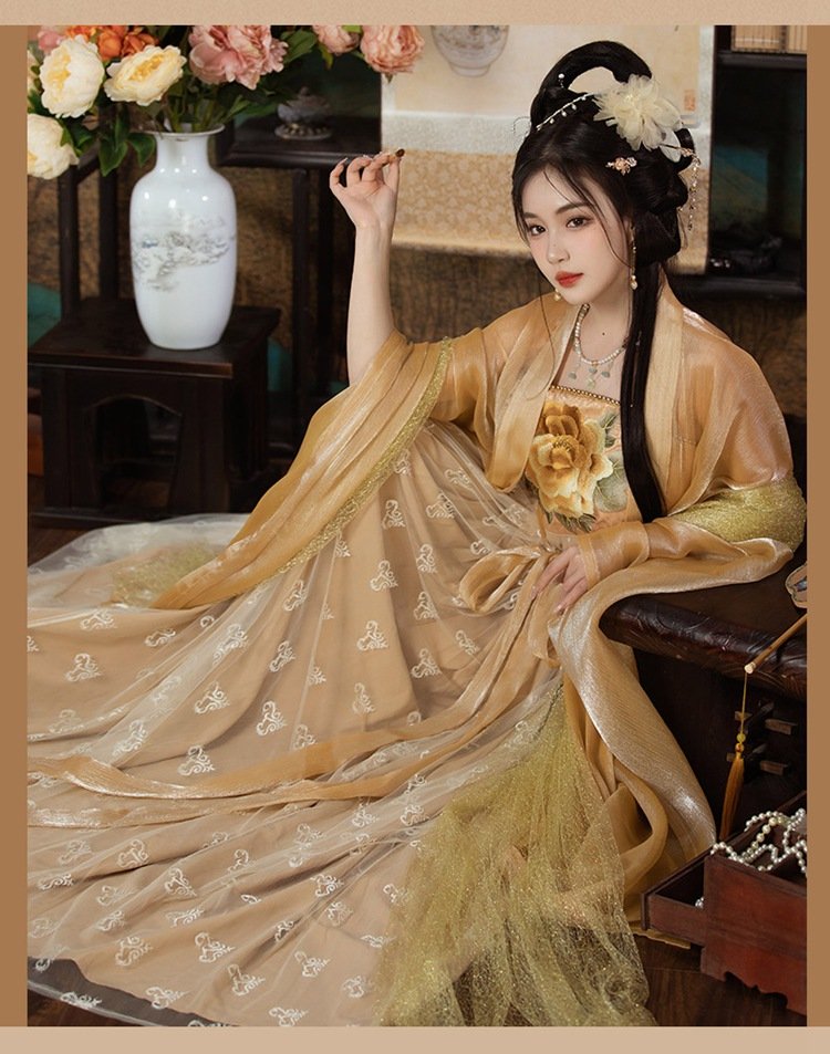 Chinese Tang Dynasty Golden Hanfu Embroidery Qixiong Dress