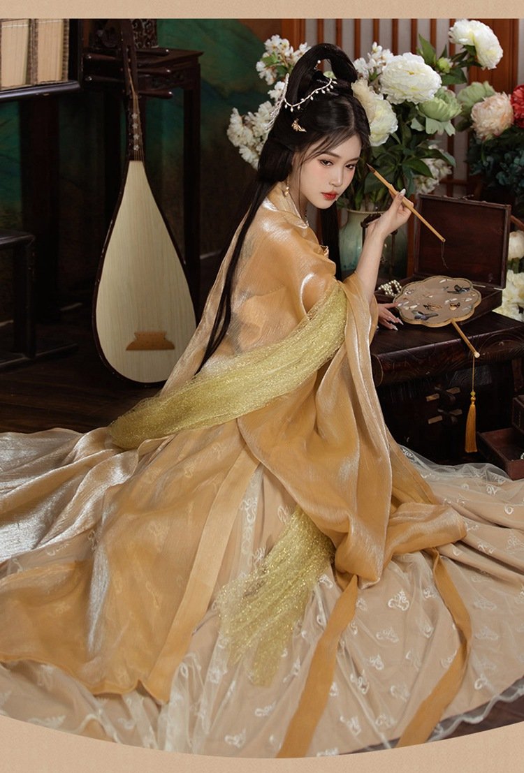 Chinese Tang Dynasty Golden Hanfu Embroidery Qixiong Dress