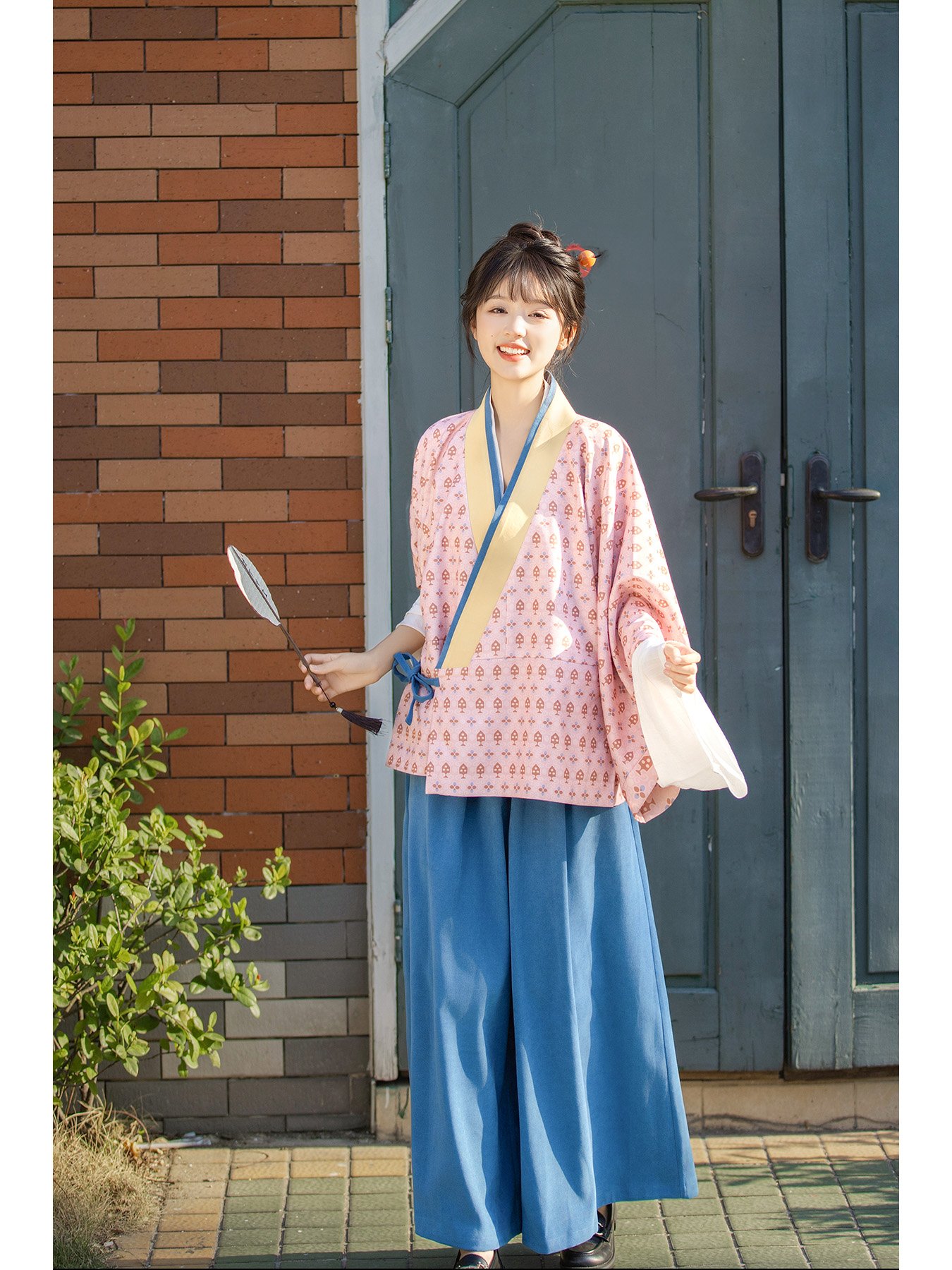 Chinese Traditional Women's Dress Jin Style Hanfu