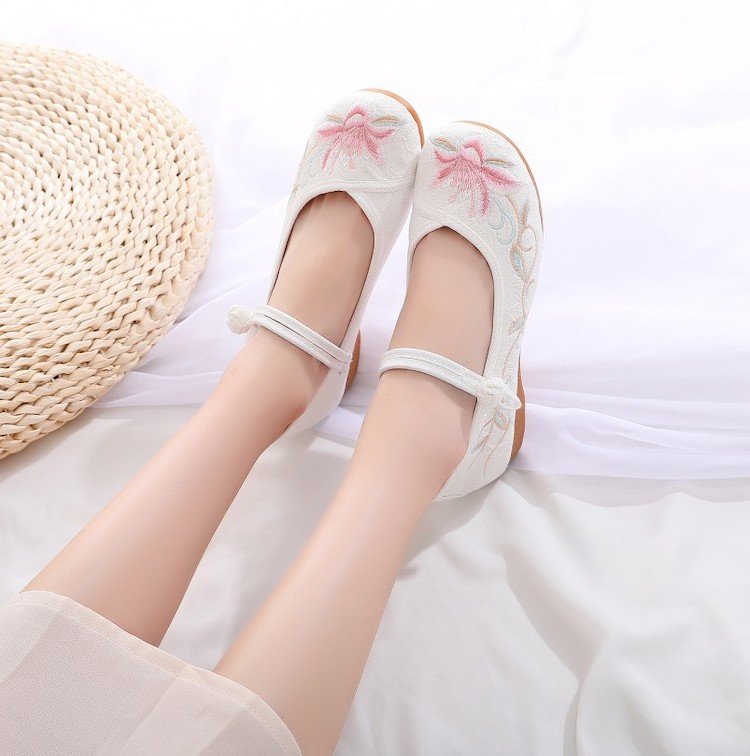 Chinese Women's Shoes Embroidered Hanfu Shoes