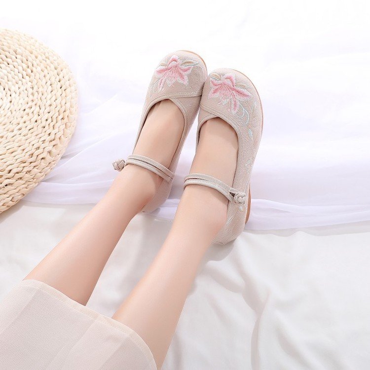Chinese Women's Shoes Embroidered Hanfu Shoes