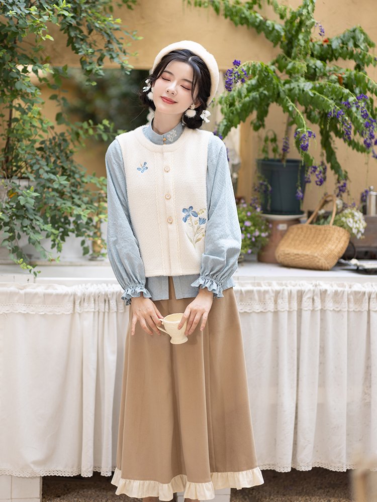Daily Hanfu Outerwear with Embroidered