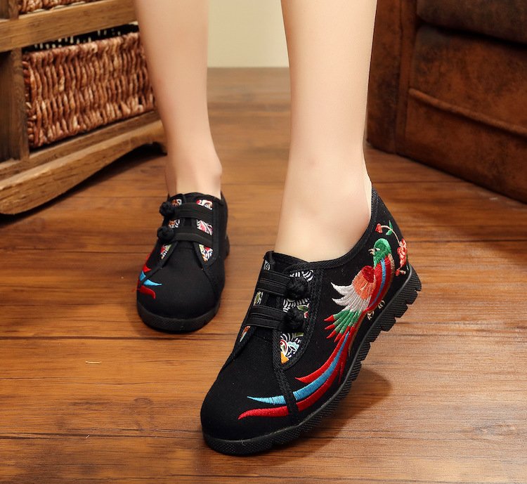 Embroidered Chinese Shoes Women Sneakers