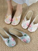 Embroidered Chinese Traditional Shoe Wedge Slippers