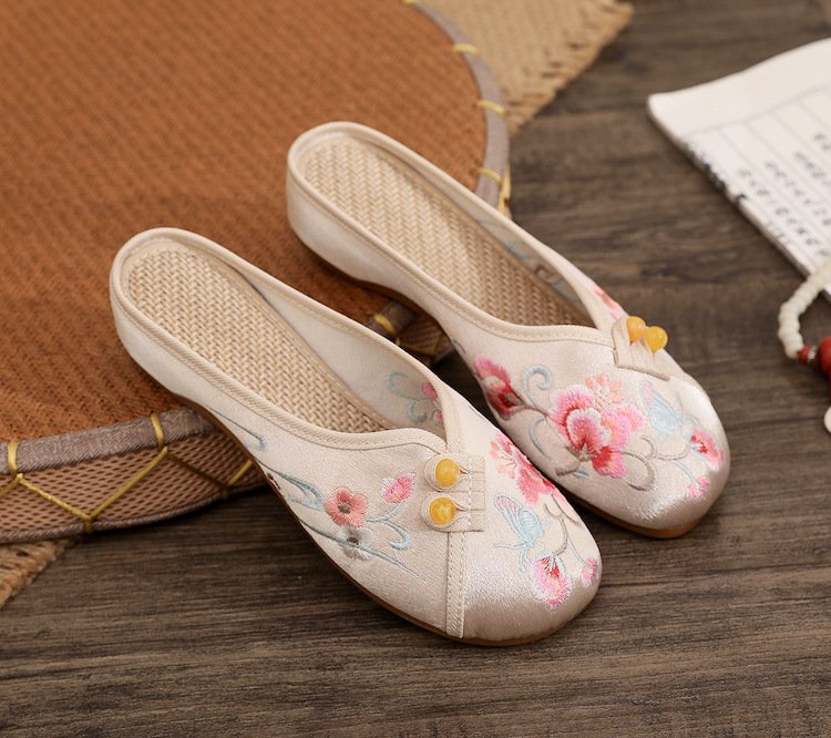 Embroidered Chinese Traditional Shoe Wedge Slippers