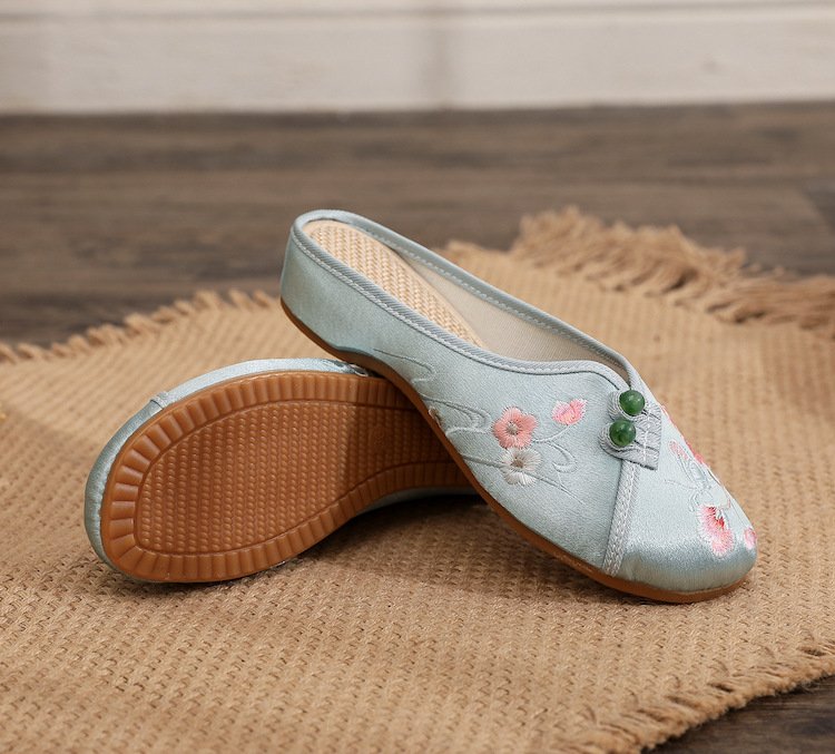 Embroidered Chinese Traditional Shoe Wedge Slippers