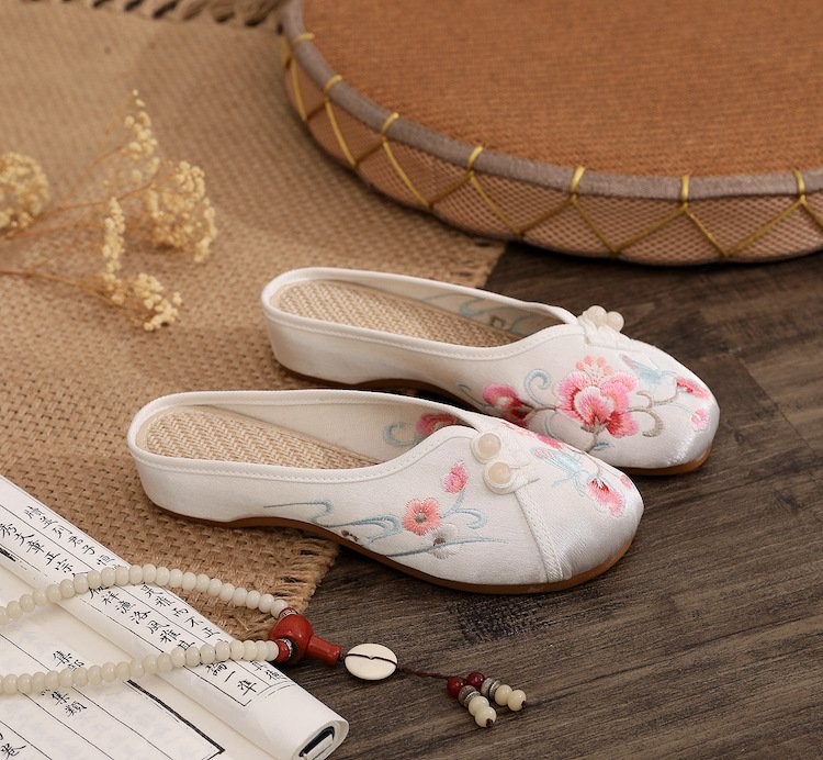 Embroidered Chinese Traditional Shoe Wedge Slippers