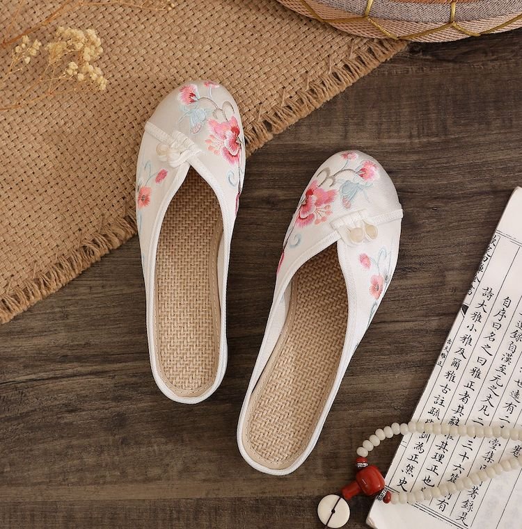 Embroidered Chinese Traditional Shoe Wedge Slippers