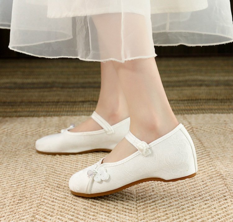 Embroidered Floral Vintage Cloth Shoes