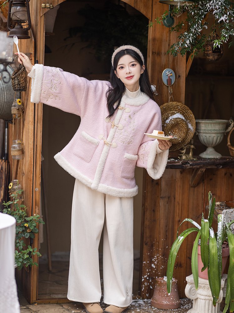 Embroidered Winter Hanfu Coat Women