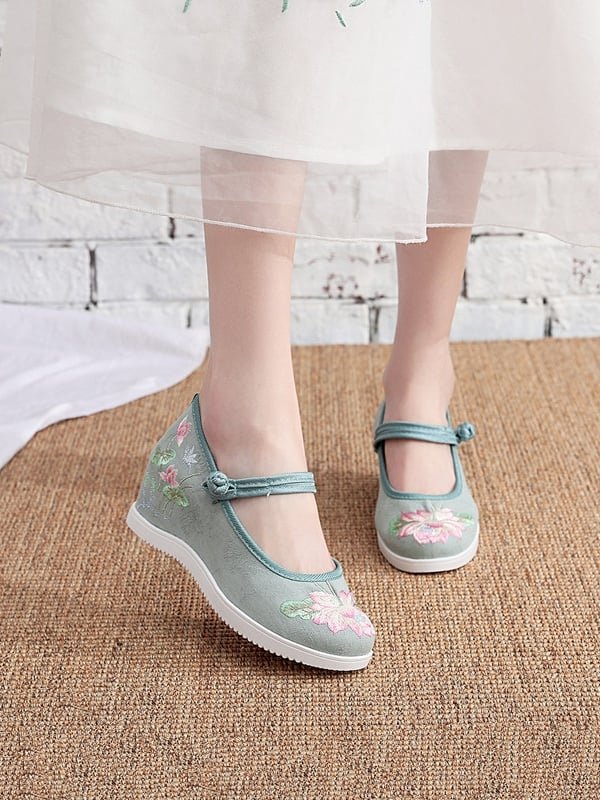 Exquisite Embroidered Shoes Ancient Style Hanfu Shoes