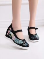 Exquisite Embroidered Wedding Shoes Ancient Style Hanfu Shoes - Image 3