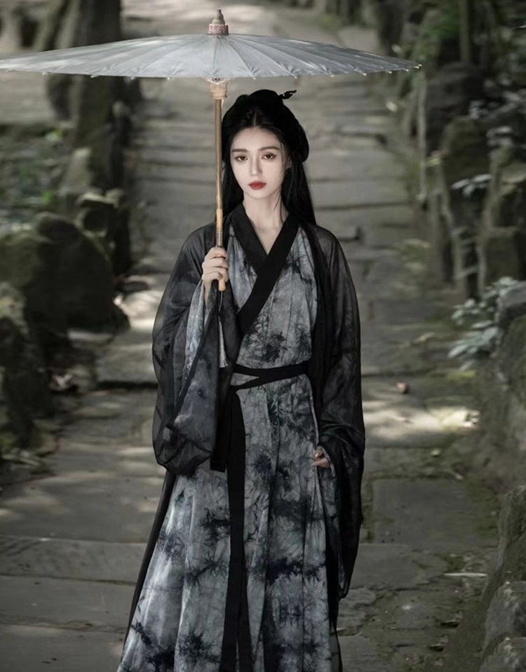 Female Chinese Traditional Dress Ancient Black Hanfu