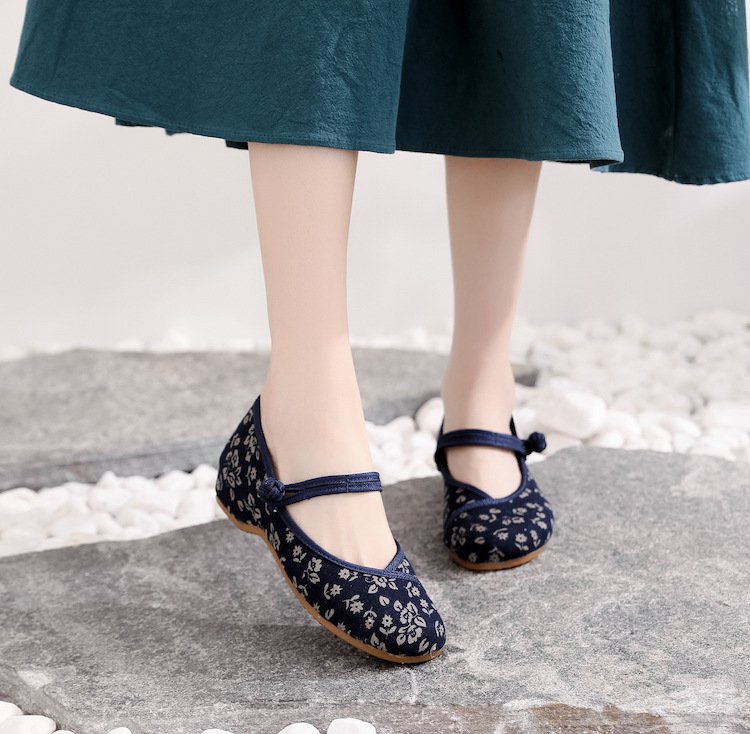 Floral Womens Cloth Shoes Anti-Slip Chinese Shoes