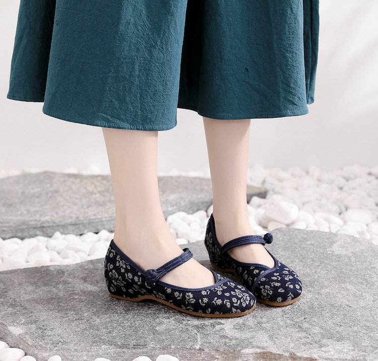 Floral Womens Cloth Shoes Anti-Slip Chinese Shoes