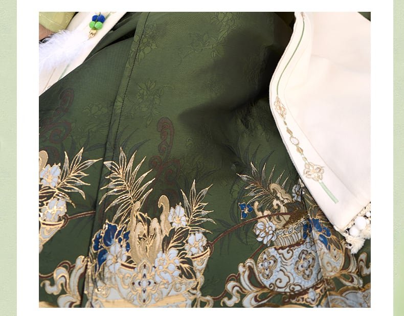 Ming Dynasty Clothing Female Embroidery Hanfu Winter
