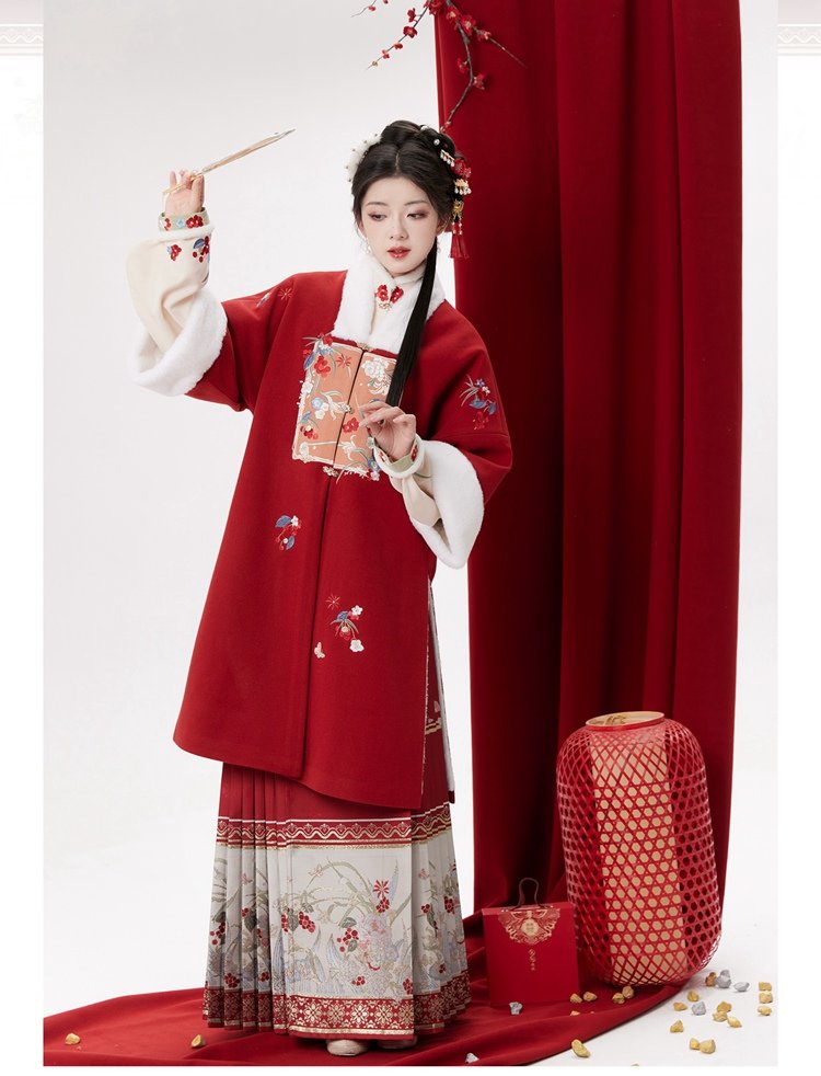 Ming Dynasty Hanfu Red Chinese New Year Clothing