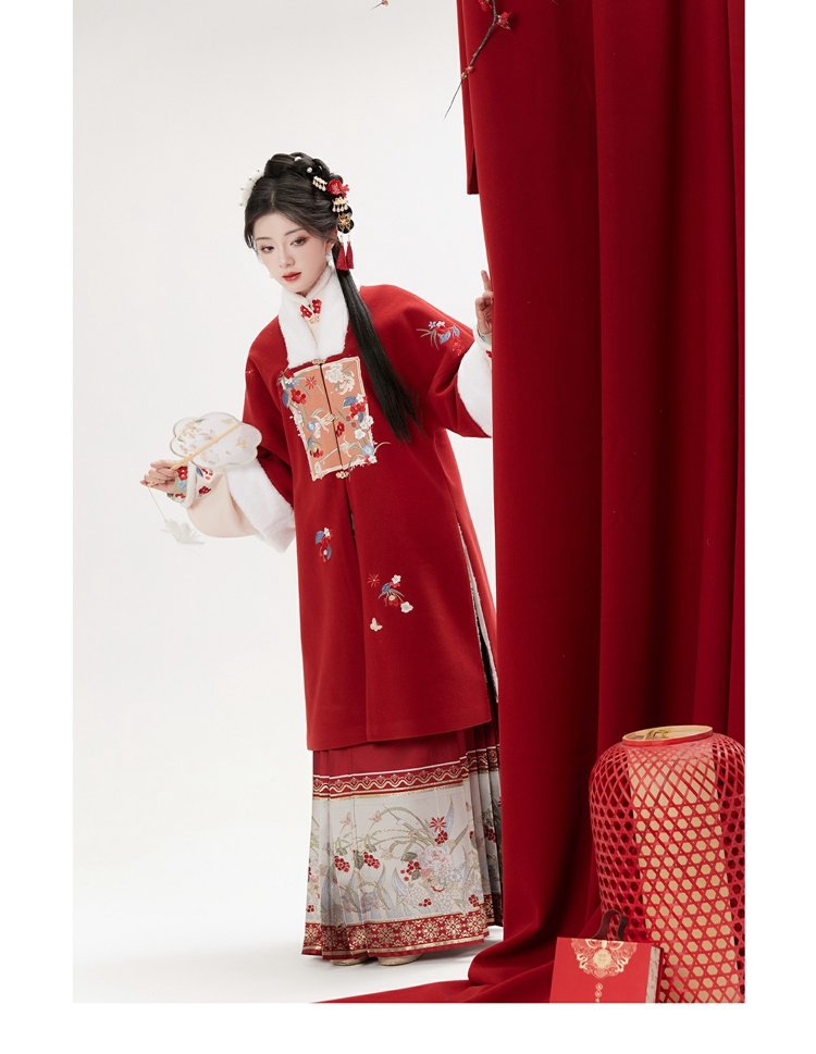 Ming Dynasty Hanfu Red Chinese New Year Clothing