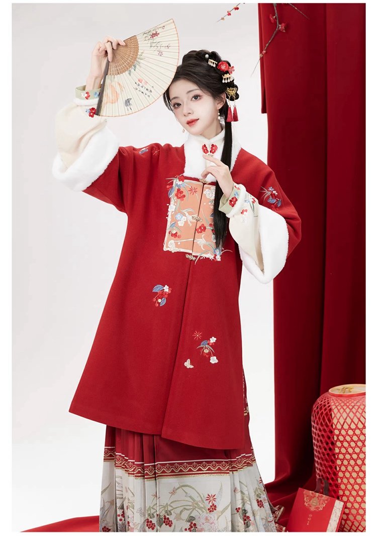 Ming Dynasty Hanfu Red Chinese New Year Clothing