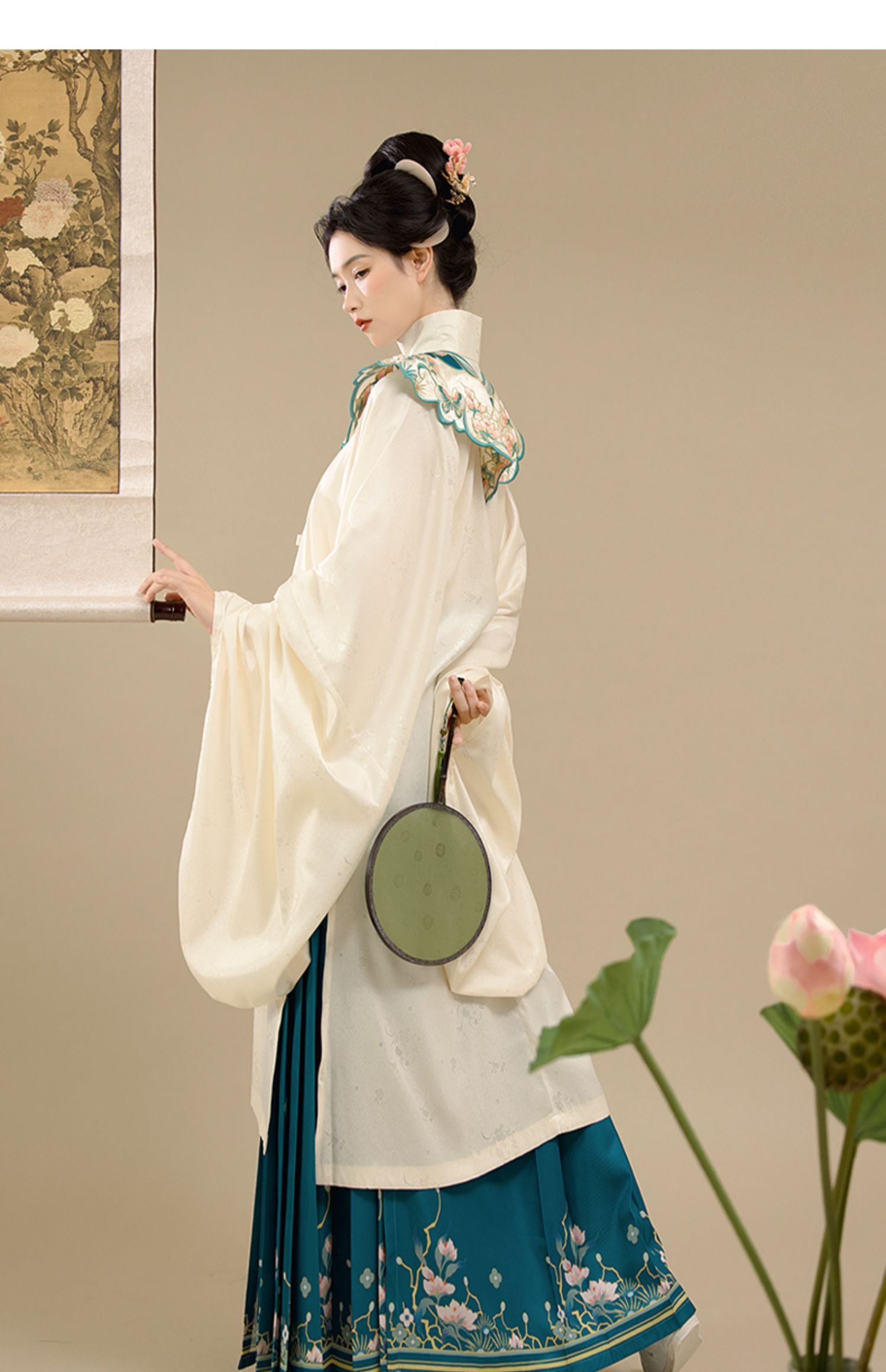 Ming Dynasty Traditional Chinese Clothing Hanfu Female