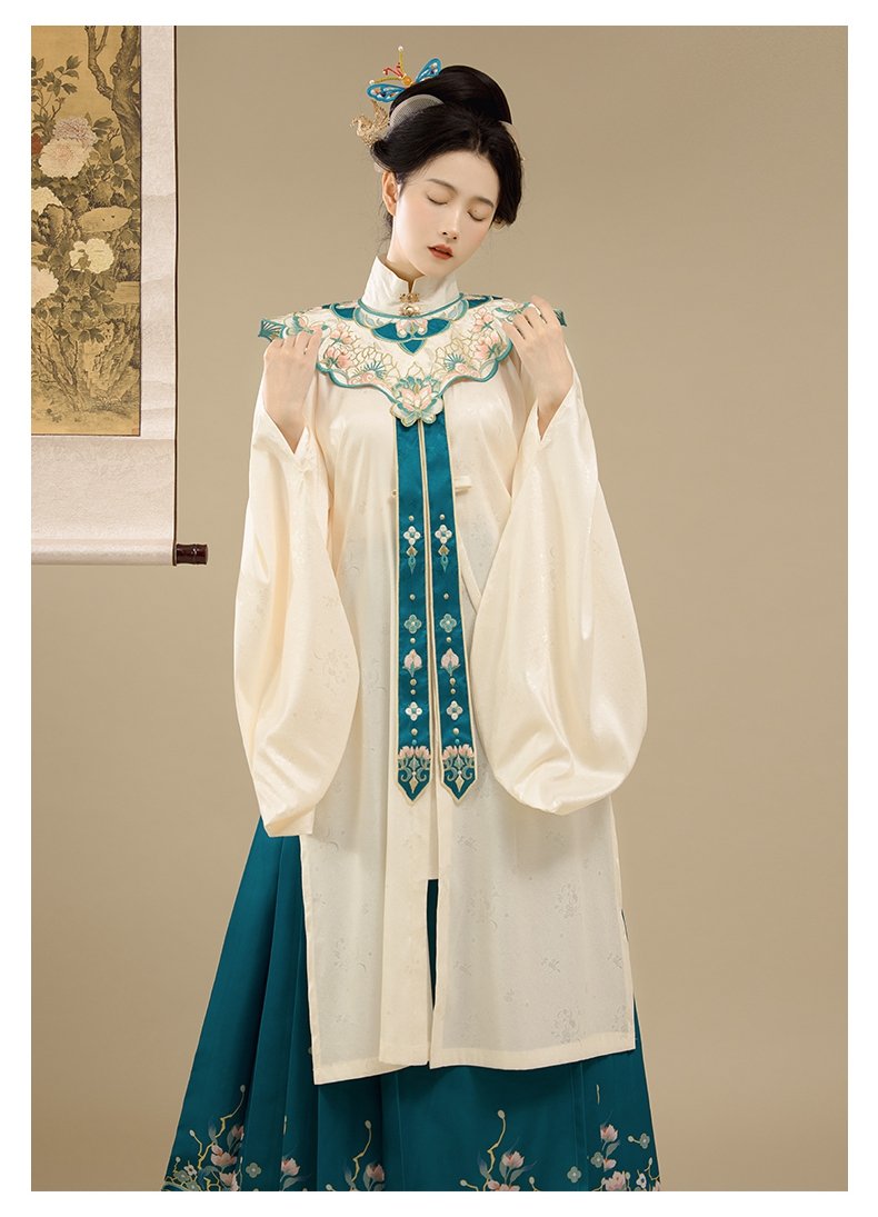 Ming Dynasty Traditional Chinese Clothing Hanfu Female