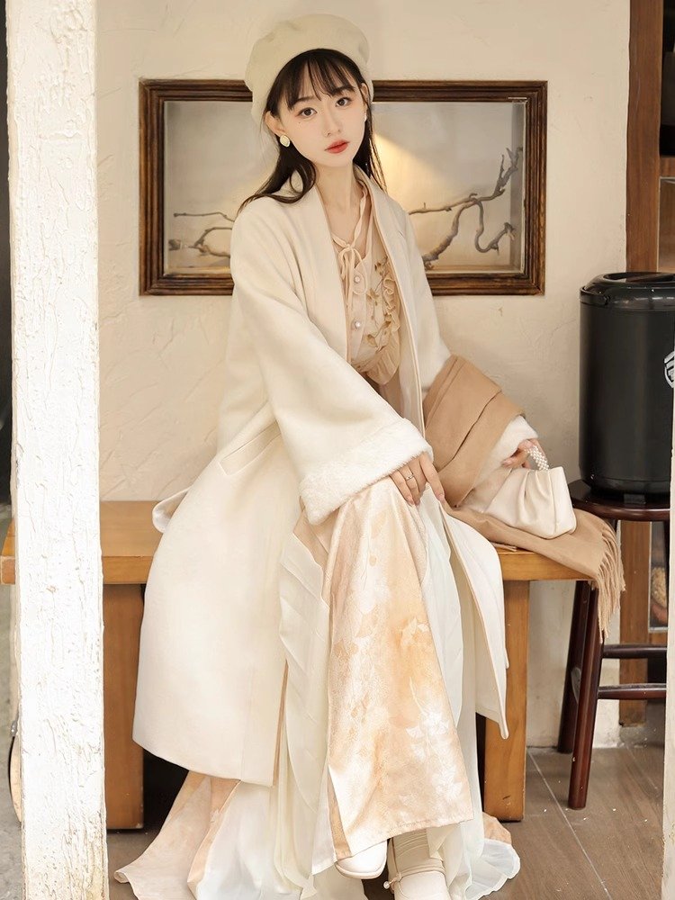 Modern Hanfu Coat with Ginkgo Embroidery