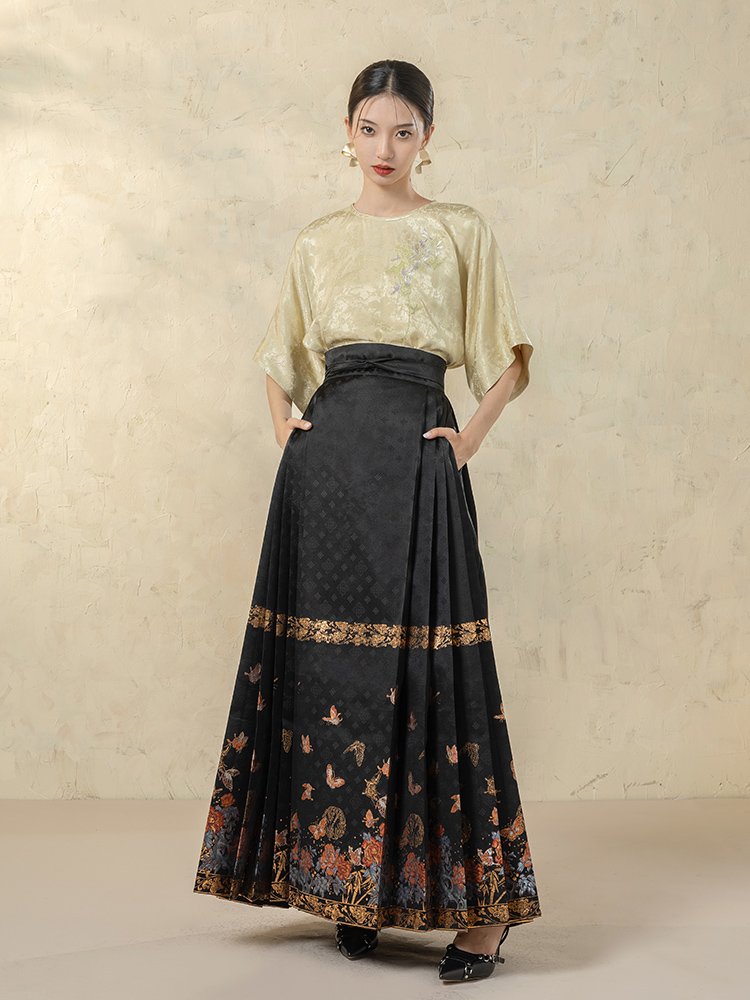 Modern Hanfu Top Women's Embroidered T-shirt