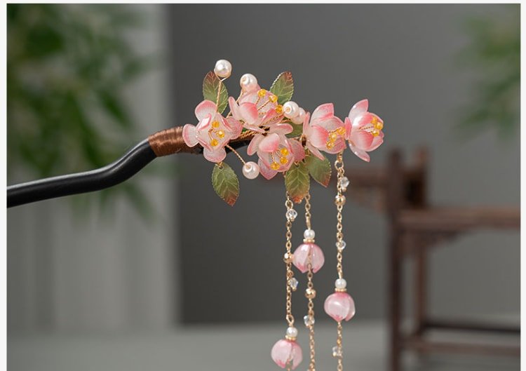 Sandalwood Fa Zan Sakura Hair Pin with Tassels