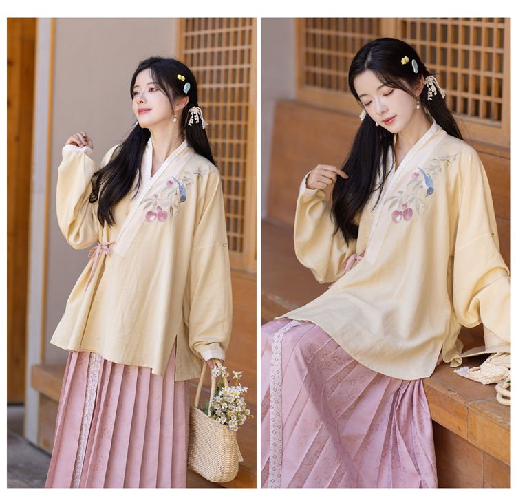 Stylish Hanfu Fashion Dress with Embroidered