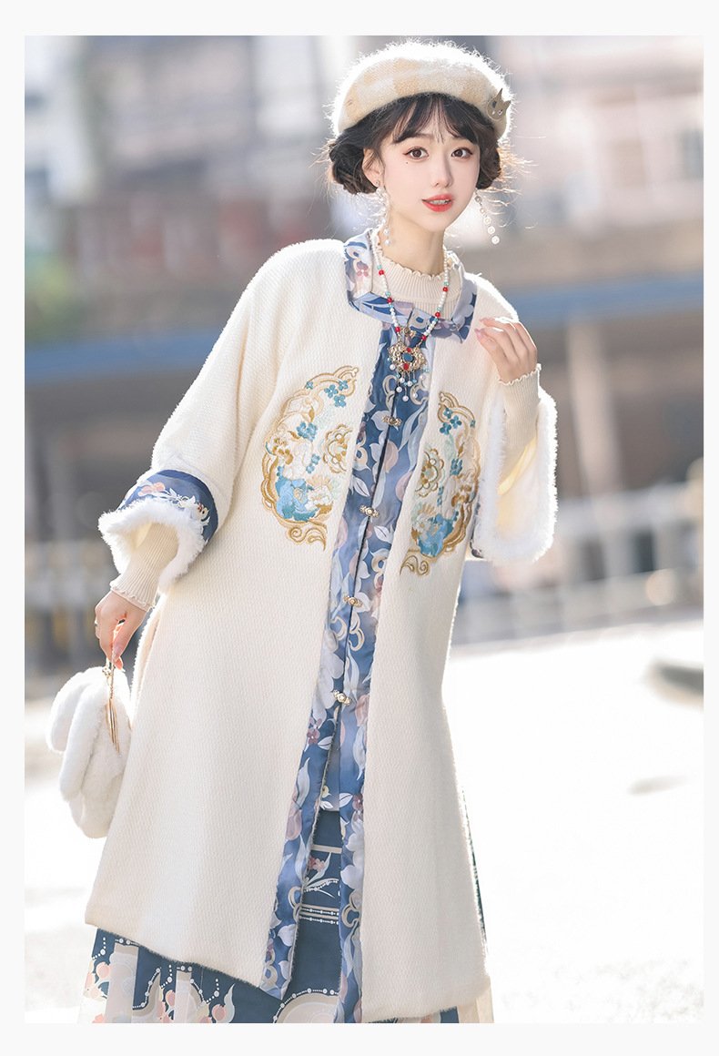 Traditional Chinese Costumes Ming Dynasty Hanfu Plush