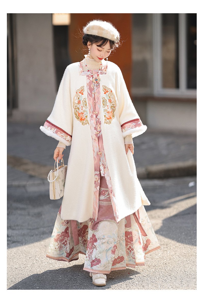 Traditional Chinese Costumes Ming Dynasty Hanfu Plush