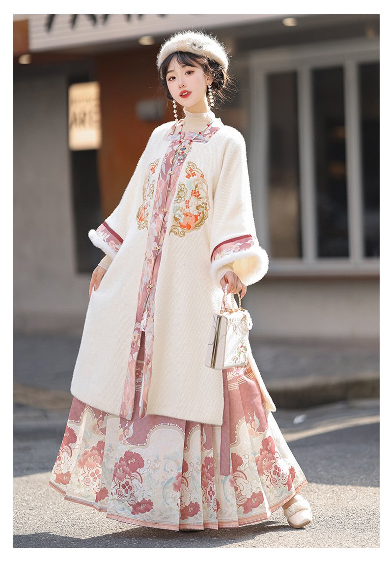 Traditional Chinese Costumes Ming Dynasty Hanfu Plush