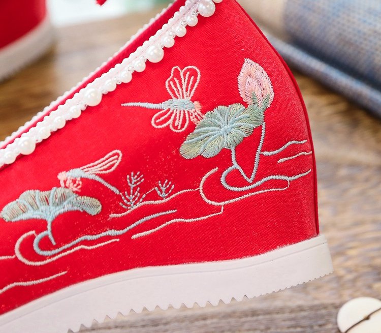 Traditional Chinese Costume Embroidered Shoes Womens