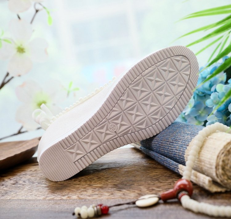 Traditional Chinese Costume Embroidered Shoes Womens