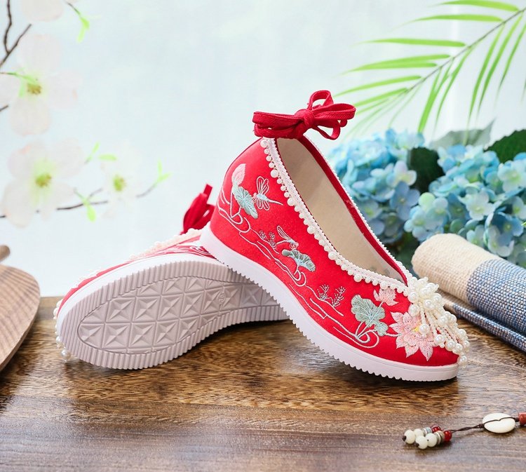 Traditional Chinese Costume Embroidered Shoes Womens