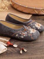 Traditional Chinese Shoes Antique Hanfu Embroidered Shoes - Image 4