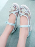 Traditional Chinese Shoes Female Embroidered Mesh Shoes - Image 4