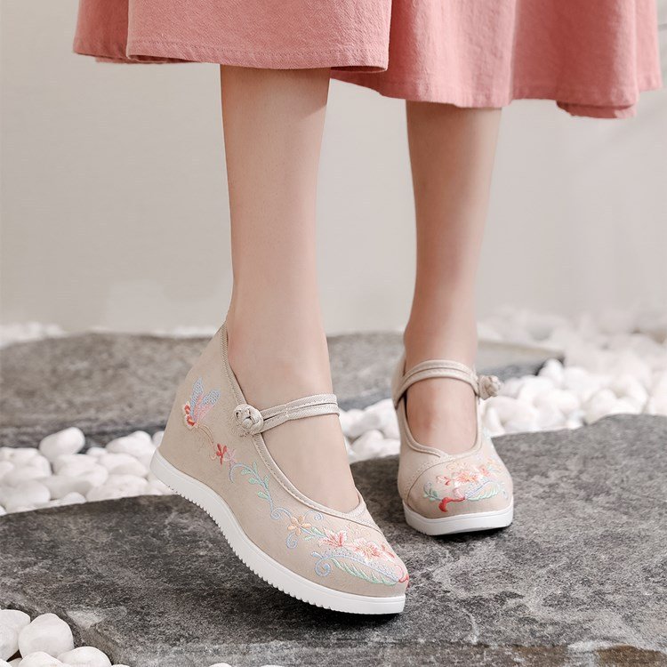 Traditional Chinese Shoes Hanfu Embroidered Shoes