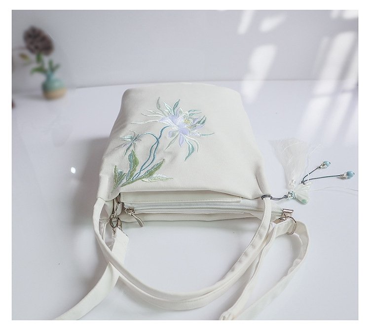 Vintage Canvas Embroidered Handbag