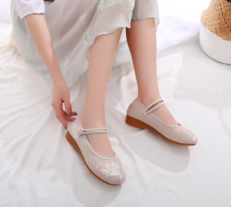 Womens Embroidered Shoes Hanfu Shoes