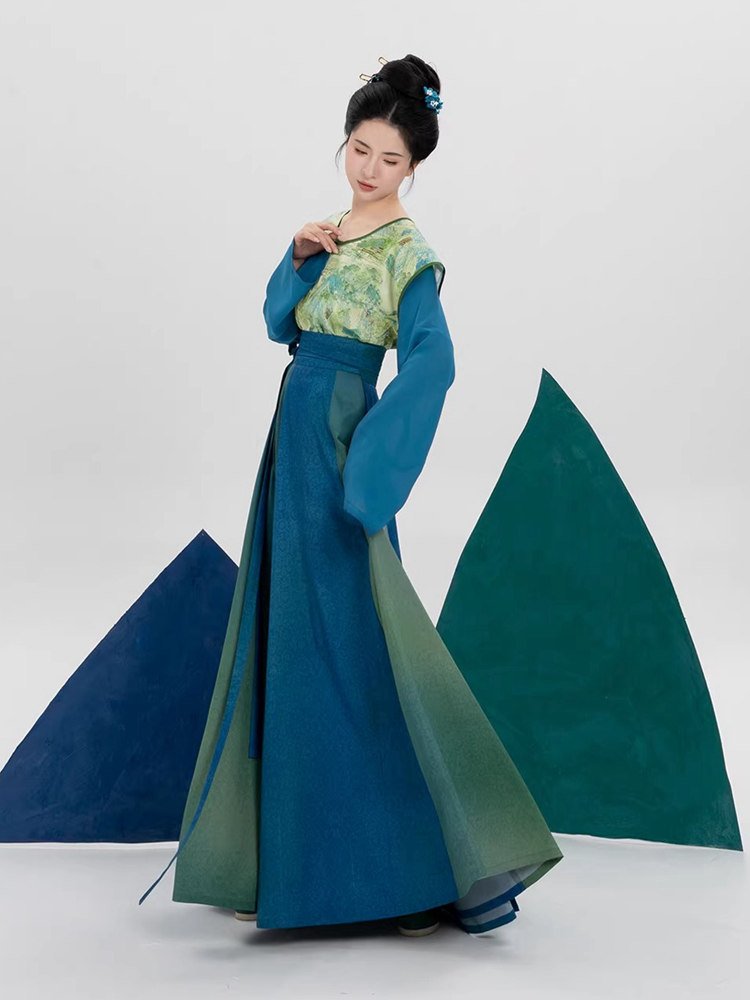 Back view of Tang style Hanfu dress with flowing eight-panel skirt