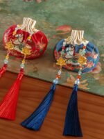 Chinese Embroidered Hanging Pouch with Tassel – Traditional Aesthetic Gift Accessory